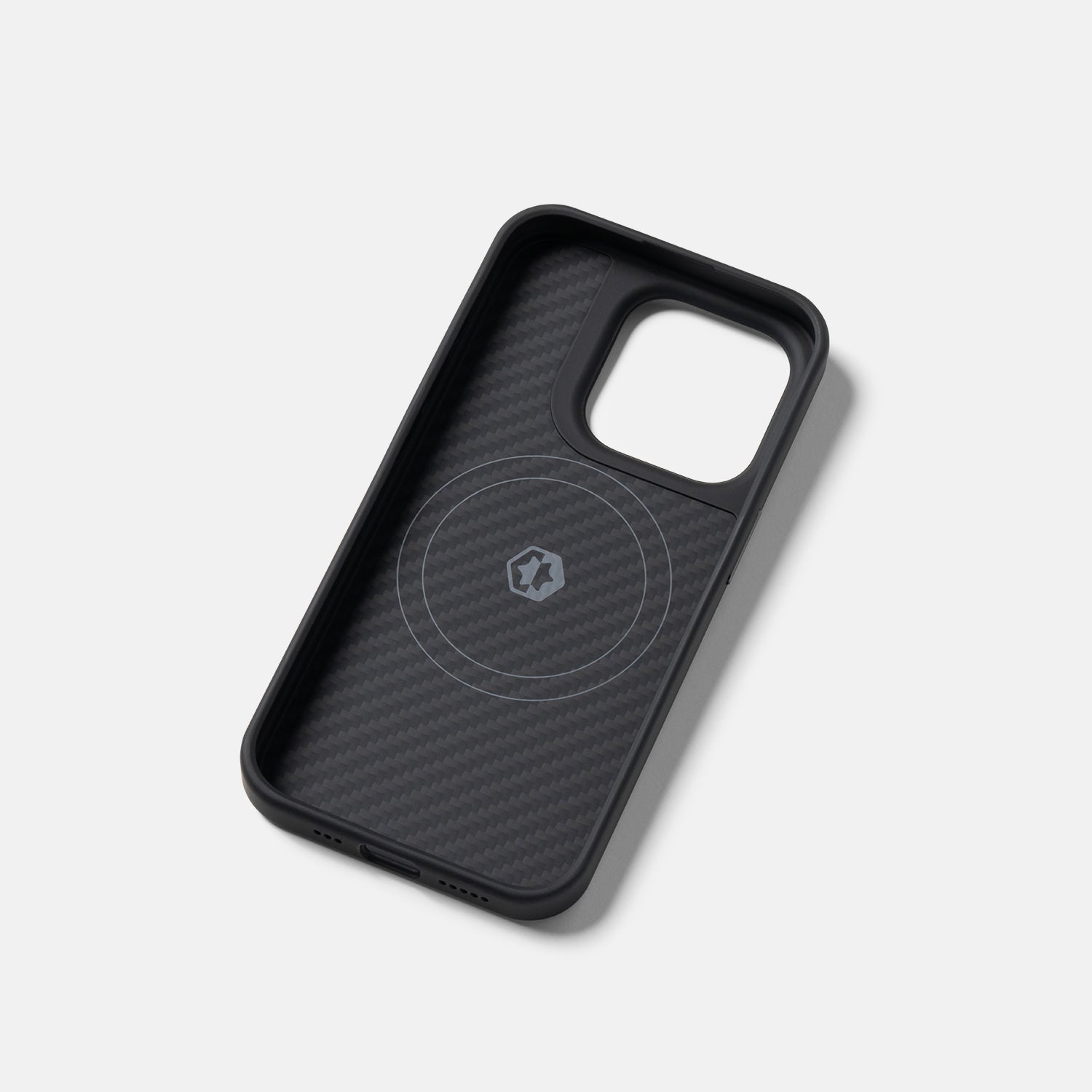 Everyday Phone Case - iPhone 15 Pro - Carbon